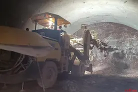 双向八车道，2025年建成！成南扩容项目唯一特长隧道双洞贯通图片