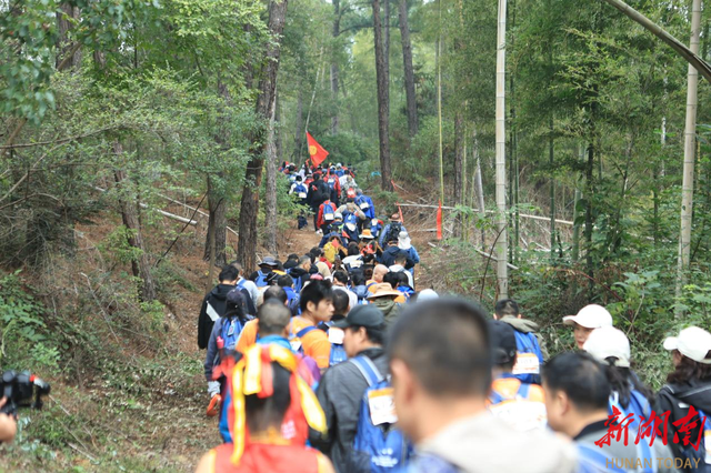 踏千年古道，承英雄遗志！近2000名徒步爱好者走进红色华容