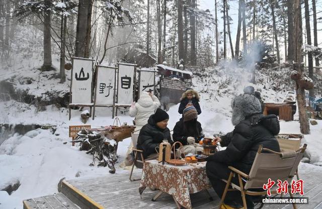 长白山冰雪画卷引客来
