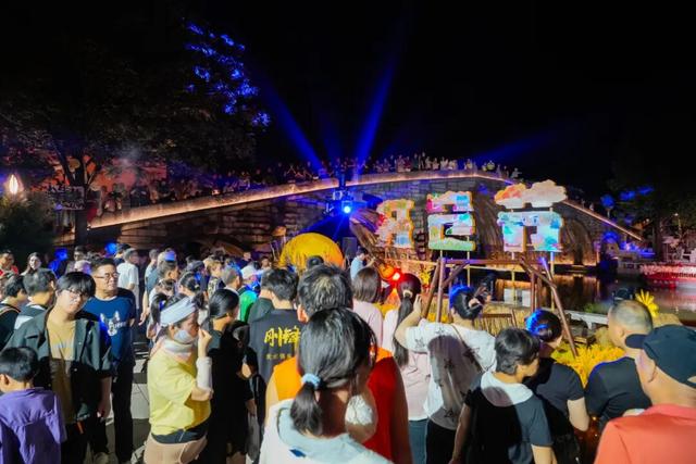 游上海松江 寻上海之根 | 国庆节首日，1.5万人涌入仓城……