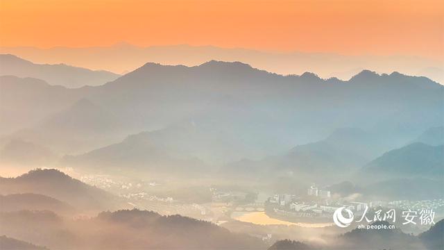 安徽绩溪：水墨徽州 山水画卷
