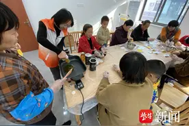 古法传承，品味健康！常熟市沙家浜镇沙南村开展手作芝麻丸活动图片