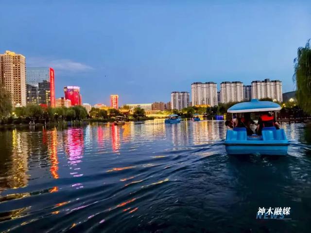 神木：暑期旅游热 文明入人心