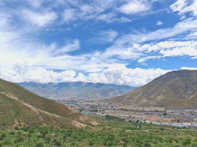 水润山绿 看拉萨河岸新美景