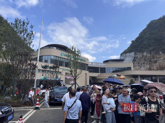 贵州花江峡谷大桥成顶流景点