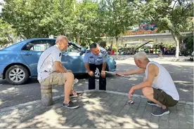 纺织城派出所：雷锋精神映照下的闪闪警徽图片