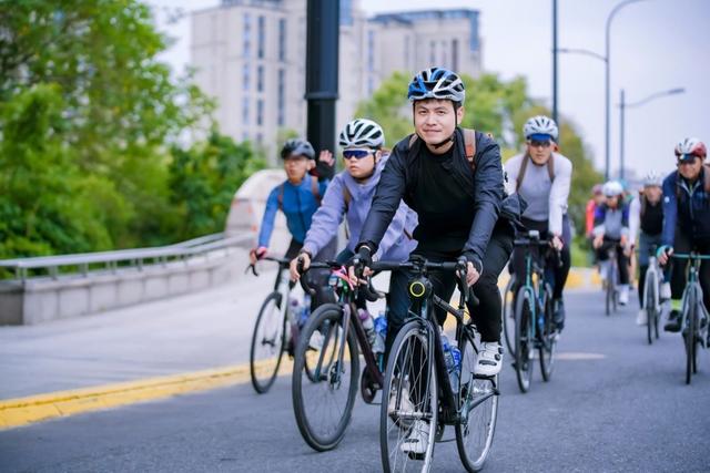 打造慢行、骑行、舟行“三行”网络，一个城市慢生活桃花源正在新江湾城形成