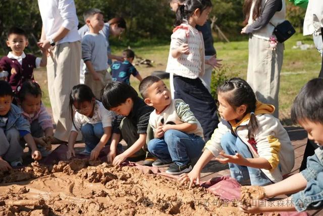 句容的外面是什么？