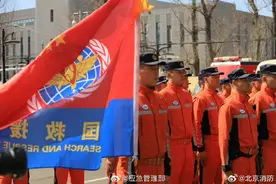这是中国救援队集结驰援缅甸现场画面图片