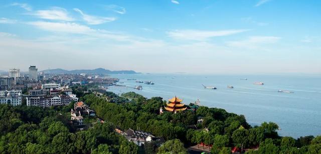 致国际张：奇峰三千，只取一峦！