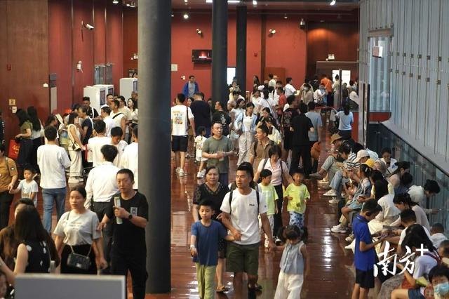 文化打卡热潮，广东省博物馆国庆假期人气旺丨图集