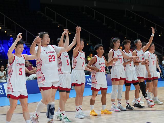 大运会丨女篮小组赛：中国队胜罗马尼亚队