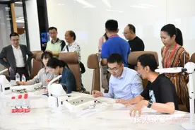 “AI机器人老师”走进校园 “元萝卜”推动围棋课程内容创新图片