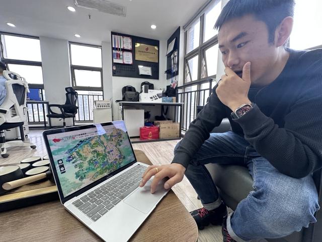 【2025数博会】智慧导览 实时伴游