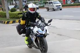 “摩托返乡”背后的“粤式暖流” | 南方深读图片