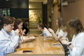 当孔子的家乡越来越国际化图片