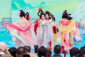 “一秒穿越”，冷门的汉服妆造师彻底火了！图片