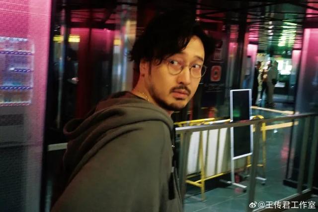 白百何工作室晒聊天记录时间线回应争议	，此前白百何曾发文认为自己被“完全排除在外	”