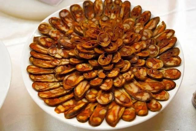 滇中藏不住了！楚雄21℃暖冬，一半是山水秘境，一半是舌尖热辣