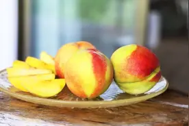 香！脆！甜！建宁锦绣黄桃上市~图片