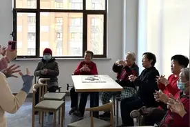 舞动手指健康随行，铁北街道西胜社区开展趣味手指操教学活动图片