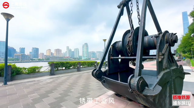 搭地铁游浦东滨江：老工业风和都市繁华，风景美不胜收