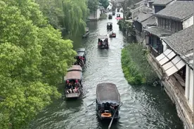 国庆黄金周首日，南浔古镇迎来客流高峰图片