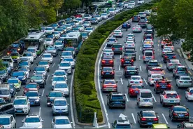 滚动｜江苏高速部分路段车流量较大，多个收费站关闭图片