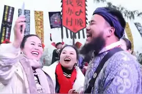 当苗寨遇上“村晚” ：湘西深山乐队奏响苗家风情“出圈曲”图片