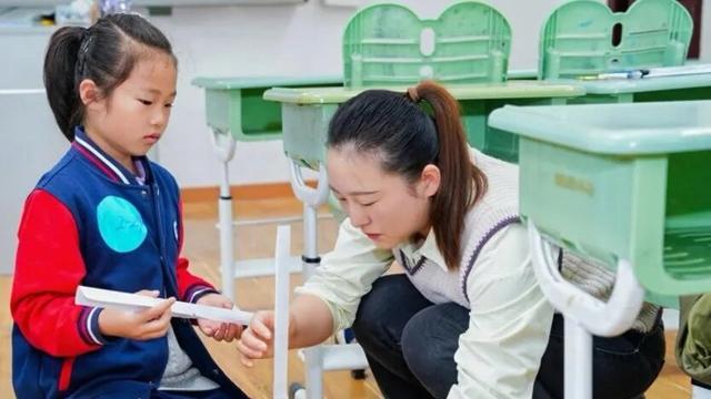 以AI为笔绘就创新图景！头脑奥林匹克创新学习活动亲子擂台赛迎来浦东区赛