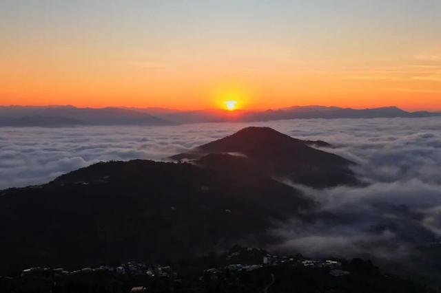 遇见临沧 如回故乡 | 这里的一叶茶、一朵云，让他们从“看一眼”到“留下来”