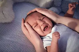 不到一岁的宝宝夜间哭闹不止，一查竟是睡眠障碍图片