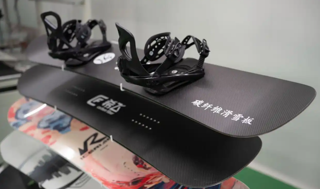 【中国那些事儿】外媒观察：南北冰雪“各美其美” 看中国冰雪市场热浪滚滚新图景