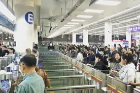 春节皇岗、福田口岸这些时段将迎客流高峰，通关tips请收好！图片