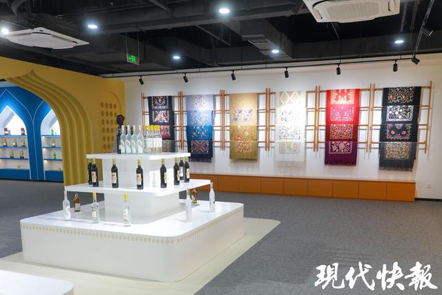 活力中国调研行｜“丝路电商”联通江苏与中亚，中亚青年现场表白中国