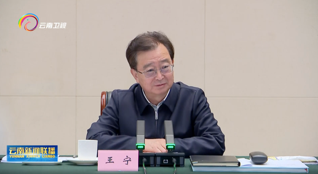 不搞照着稿子念的汇报！省委书记现场随机抽点3个县的县委书记、县长，脱稿汇报并互动问答