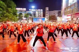 龙华区福城街道千人欢乐齐舞迎国庆图片