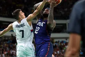 考辛斯：三人篮球更快，更需要配合图片