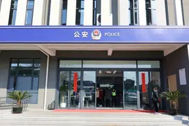 全天候“不打烊”！这家派出所提供24小时自助换证服务图片