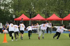 中国红十字基金会奔跑天使基金“为爱发电·我们为你奔跑”慈善爱心跑活动在清华附中稻香湖学校举办图片