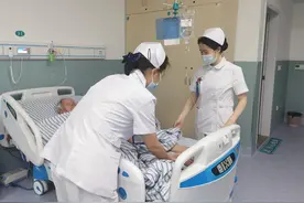 多学科联合救治，九旬危重症老人转危为安图片