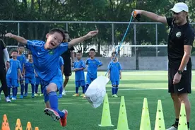 中国足球青训调研｜需要更多“大山”改变中国孩子的脆弱图片