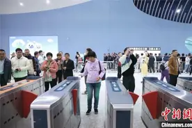 深圳地铁8号线二期开通 直达大小梅沙图片