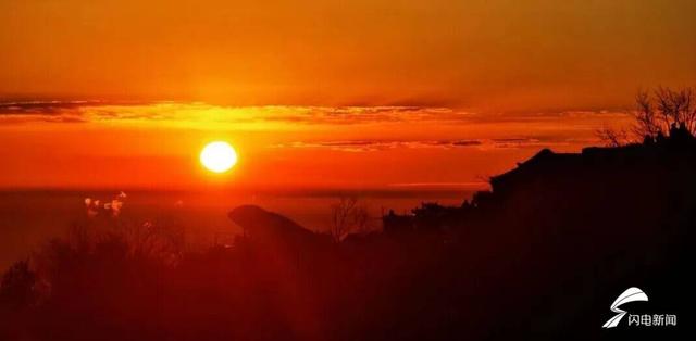 组图丨云海翻涌旭日熔金 泰山冬日美景太出圈了