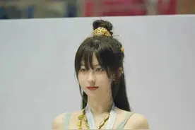 19岁济南女孩秦雨晴，夺冠！图片