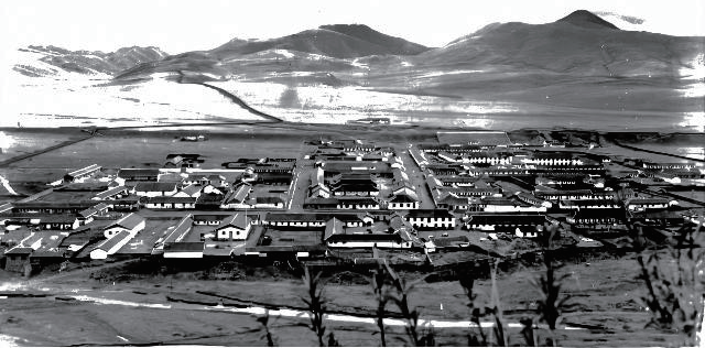 甘孜金马草原：红军锅铭刻八十九载团结志，胡杨林守望两万里路长征心