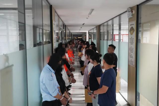 “玄学大师”诈骗3000余人，被抓时正在录课！