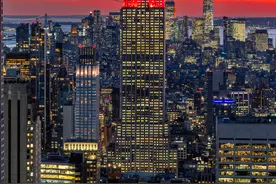 美国纽约地标建筑亮起“中国红”庆春节图片