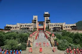 浪漫520！20对新人在中国古羌城举办羌族集体婚礼图片