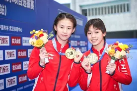 10分×2！全红婵/陈芋汐再次夺冠图片